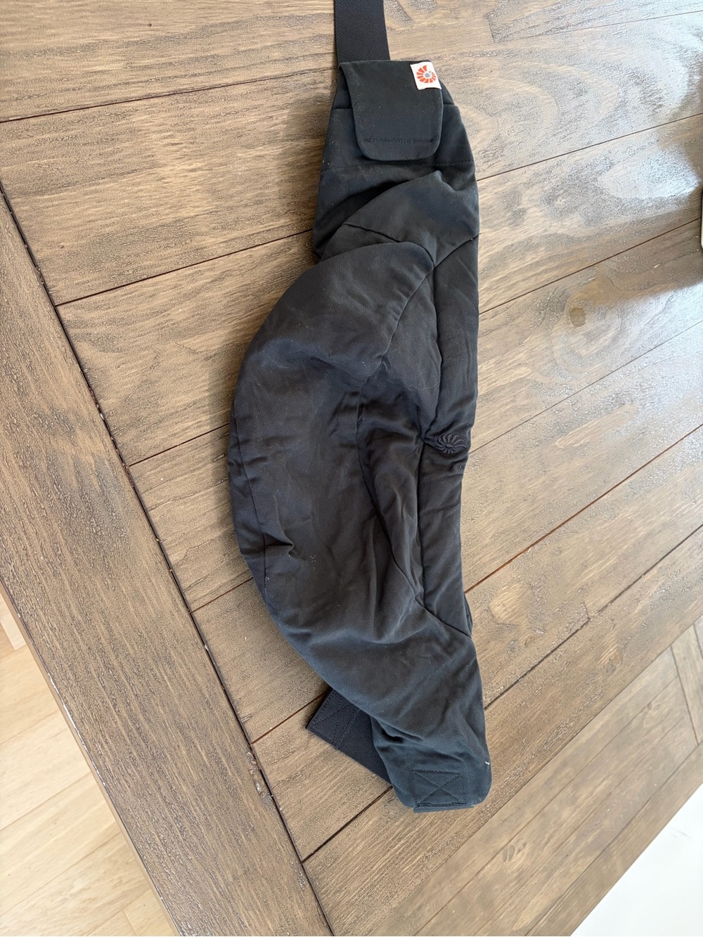 Black Ergonomic Upsie